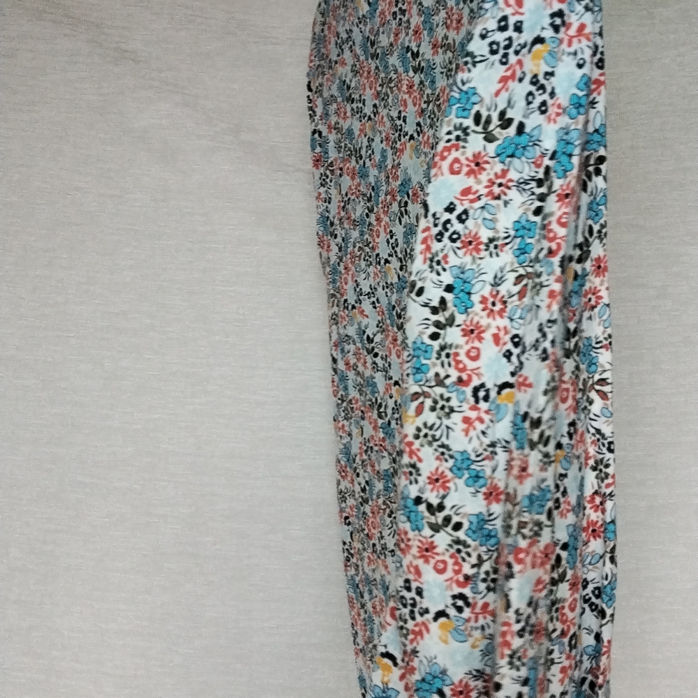 St. John's Bay 1x Plus Multicolor Floral Blouse - Picture 7 of 9